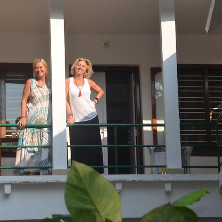 Arya Homestay Bougain Villa جوكارنا المظهر الخارجي الصورة