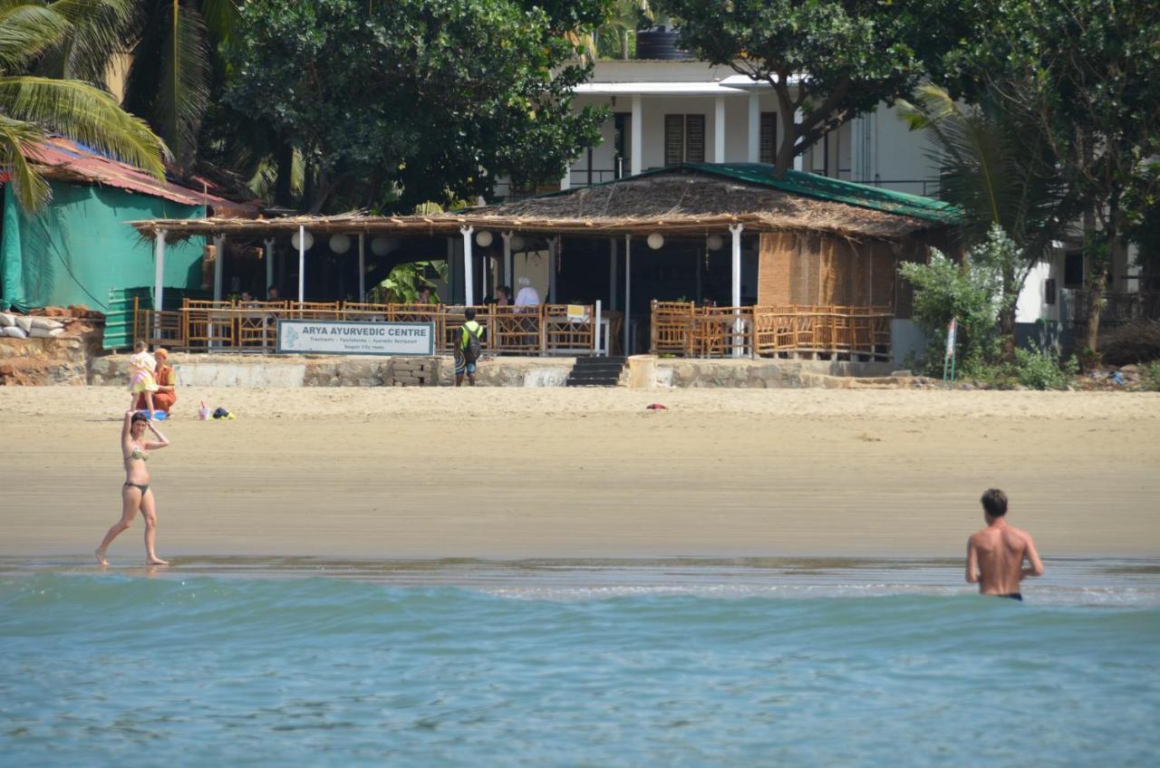 Arya Homestay Bougain Villa جوكارنا المظهر الخارجي الصورة