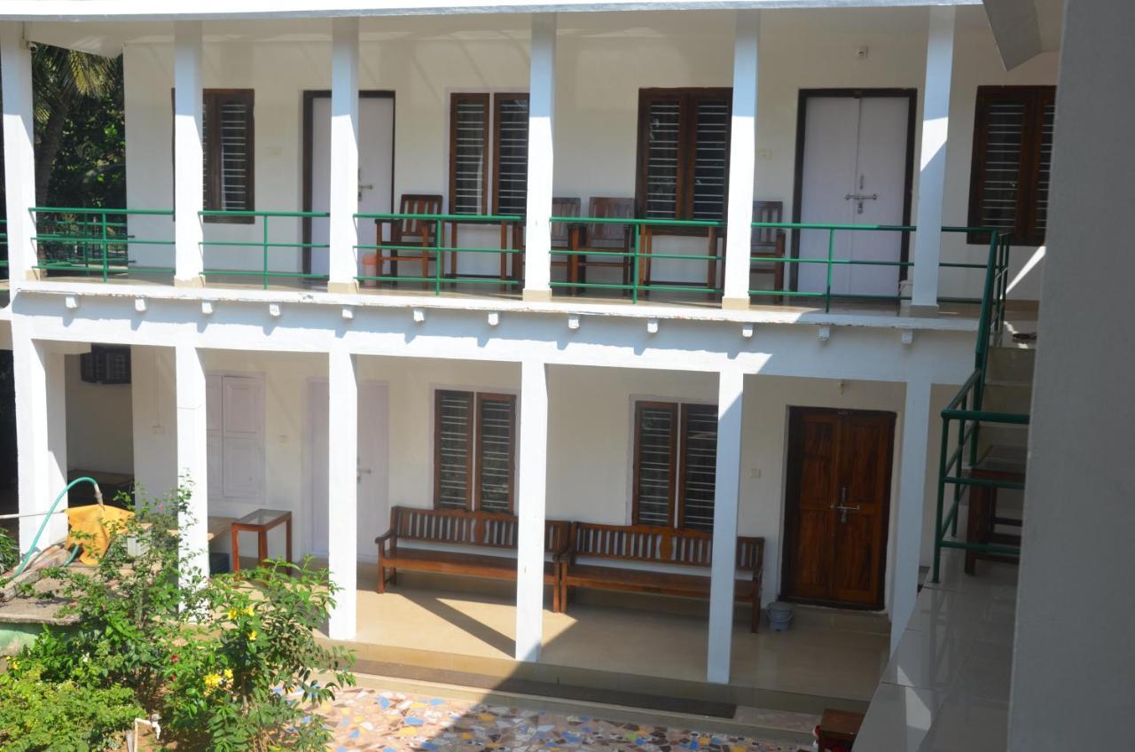 Arya Homestay Bougain Villa جوكارنا المظهر الخارجي الصورة