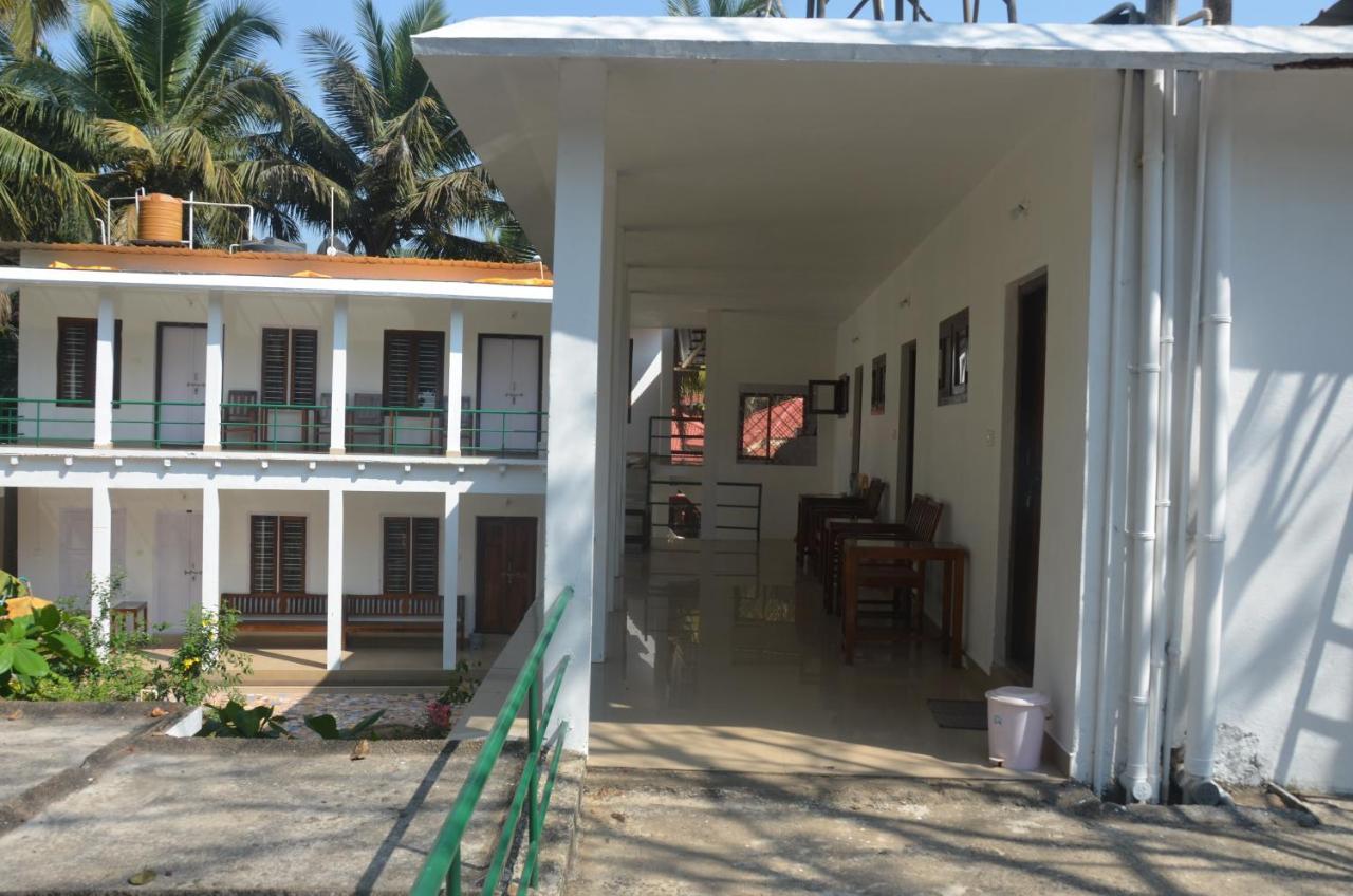 Arya Homestay Bougain Villa جوكارنا المظهر الخارجي الصورة