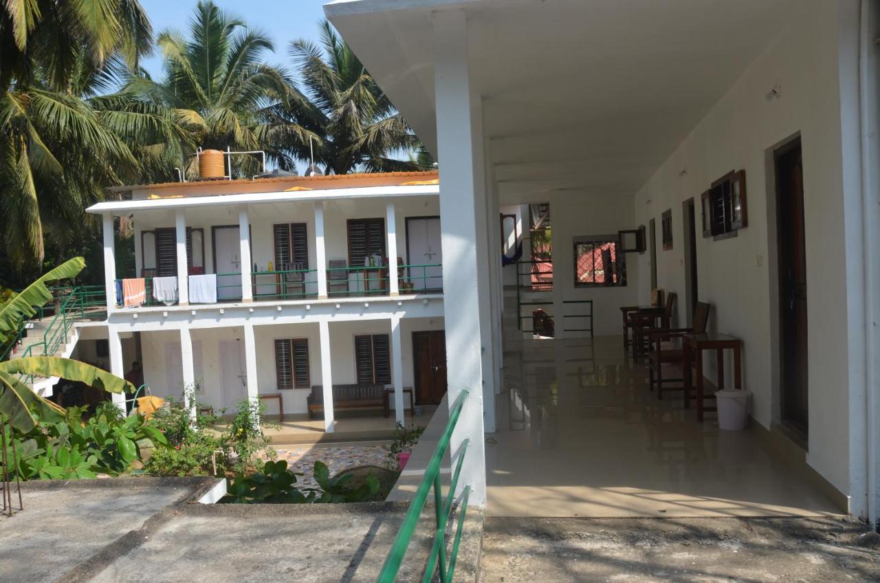 Arya Homestay Bougain Villa جوكارنا المظهر الخارجي الصورة