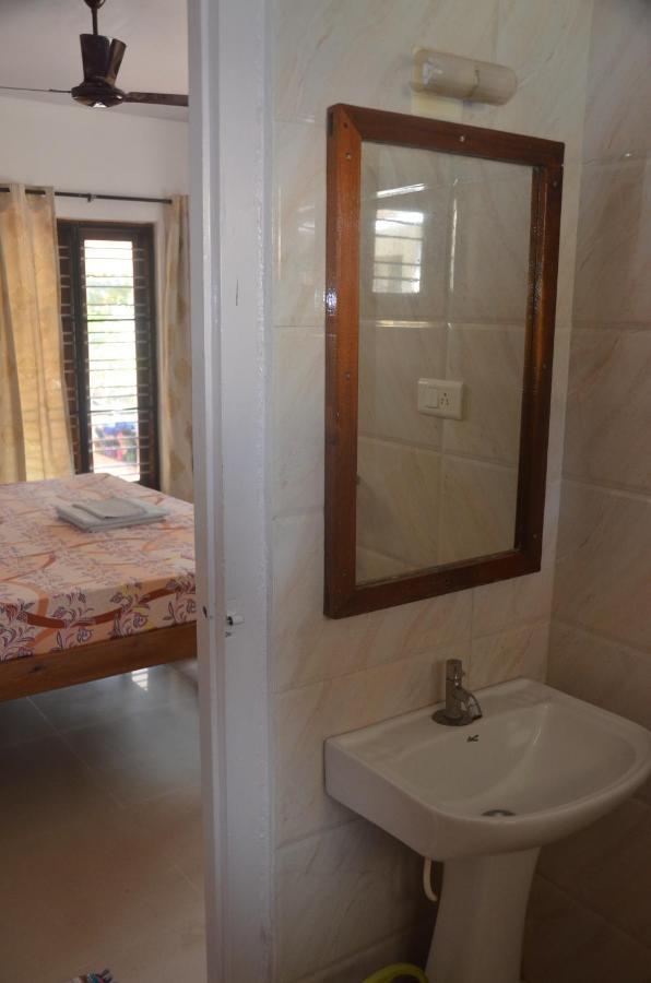 Arya Homestay Bougain Villa جوكارنا المظهر الخارجي الصورة