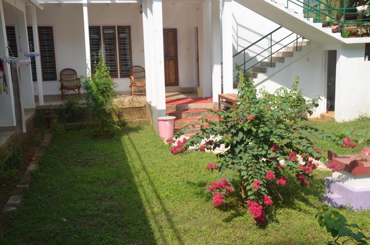 Arya Homestay Bougain Villa جوكارنا المظهر الخارجي الصورة