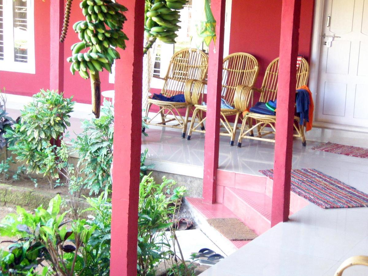 Arya Homestay Bougain Villa جوكارنا المظهر الخارجي الصورة