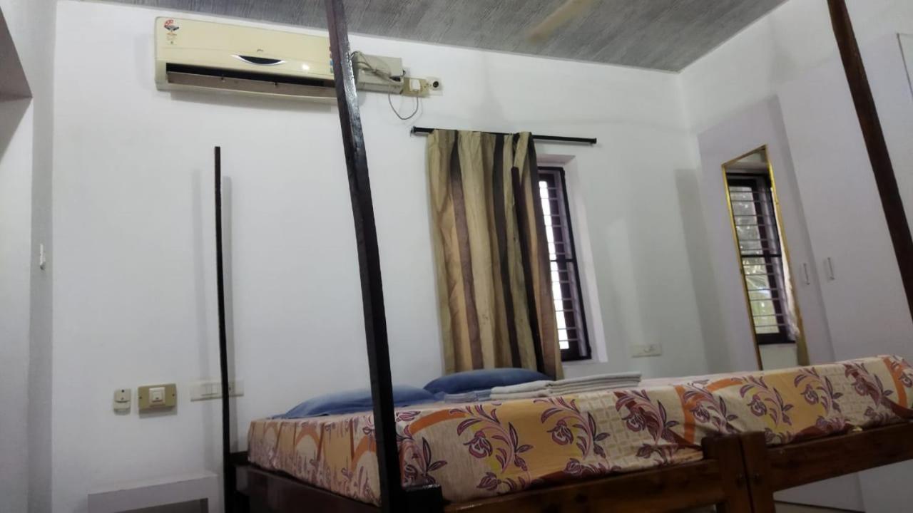 Arya Homestay Bougain Villa جوكارنا المظهر الخارجي الصورة